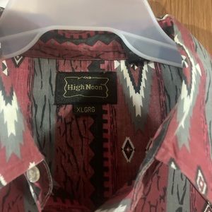 Mens rodeo style button up size in picture